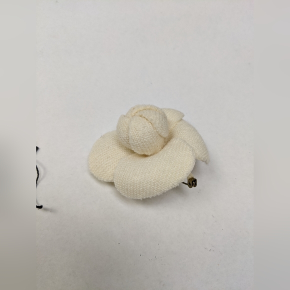 Chanel Camellia Brooch #606 - Picture 4 of 13